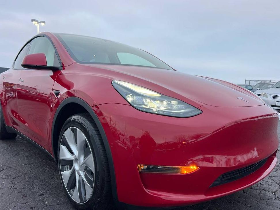 TESLA MODEL Y 2022 7SAYGDEE8NF523658 image